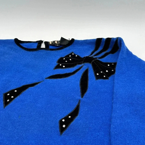 P.G.E. Vintage Lambswool and Angora Rabbit Hair Blue pullover Sweater Size Small - Picture 2 of 7